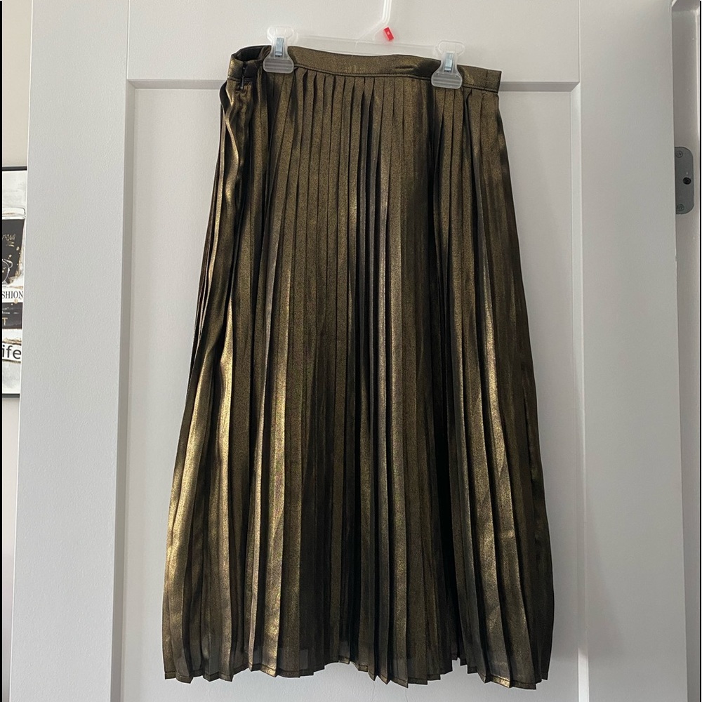 Gold / bronze skirt